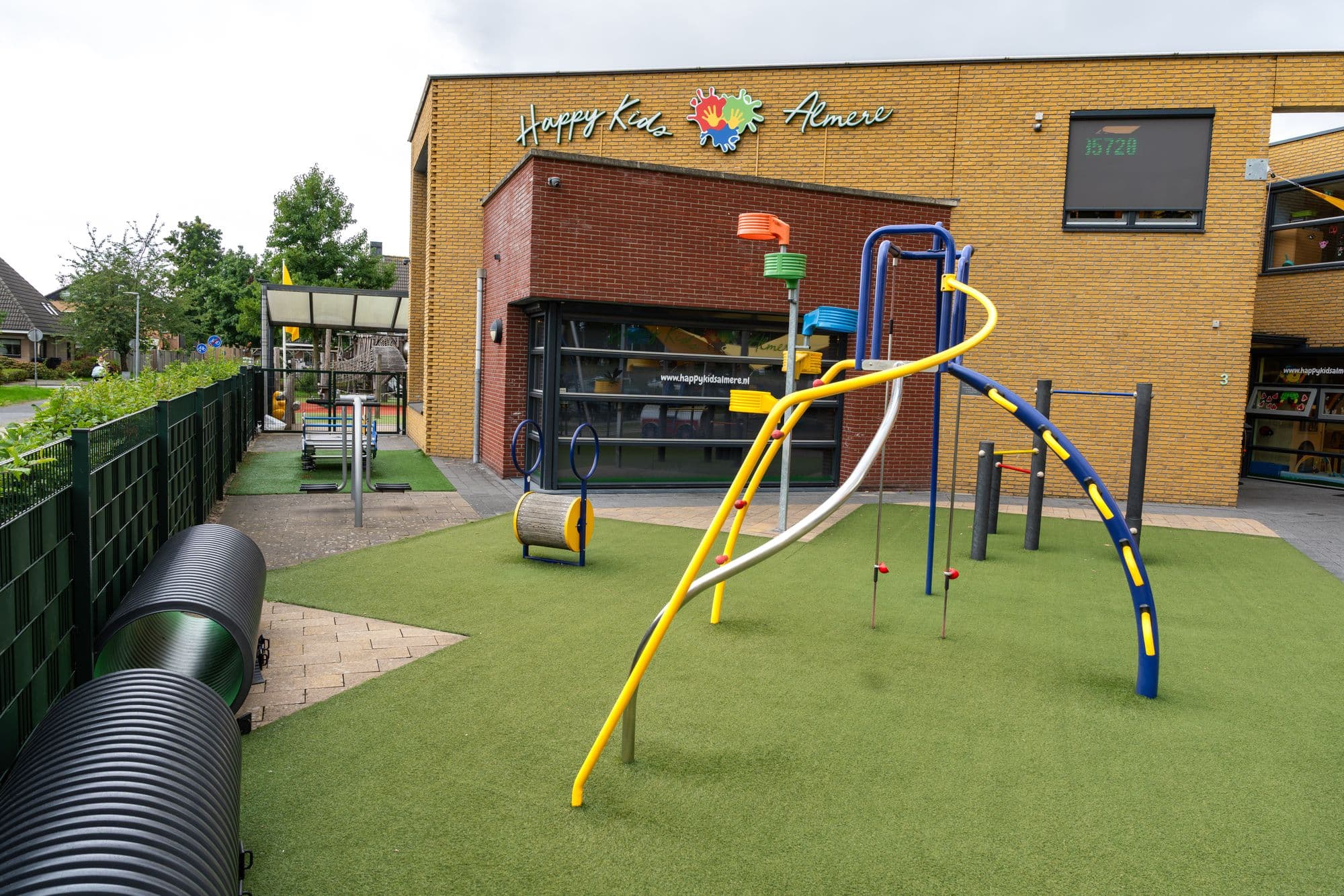 Buitenspeelplaats bij Happy Kids Almere Edelhertweg